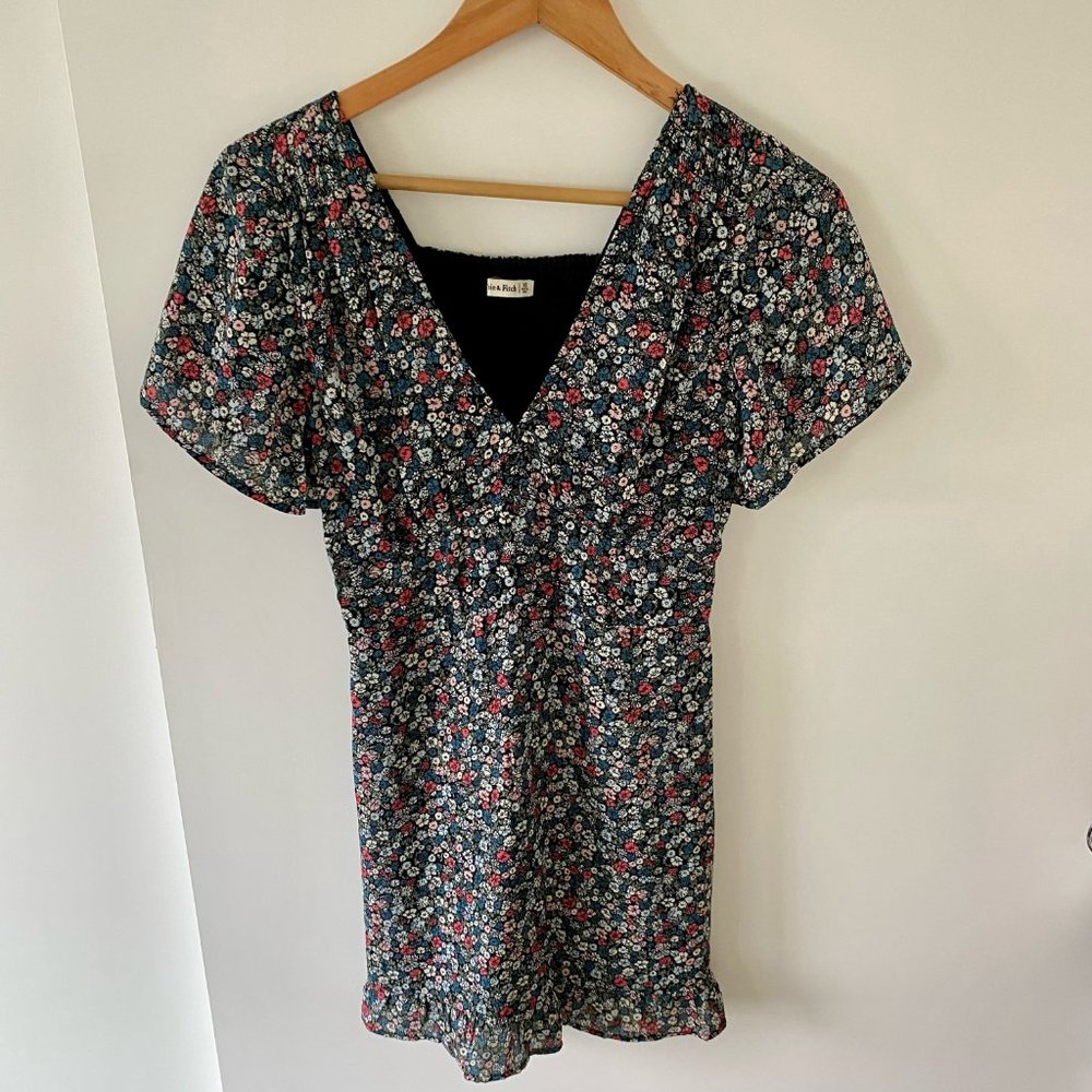 Abercrombie & Fitch Floral Smocked-Back V-Neck Dress - Picture 2 of 8